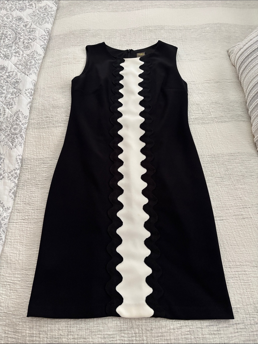 Black and White Scallop-Trim Sleeveless Dress